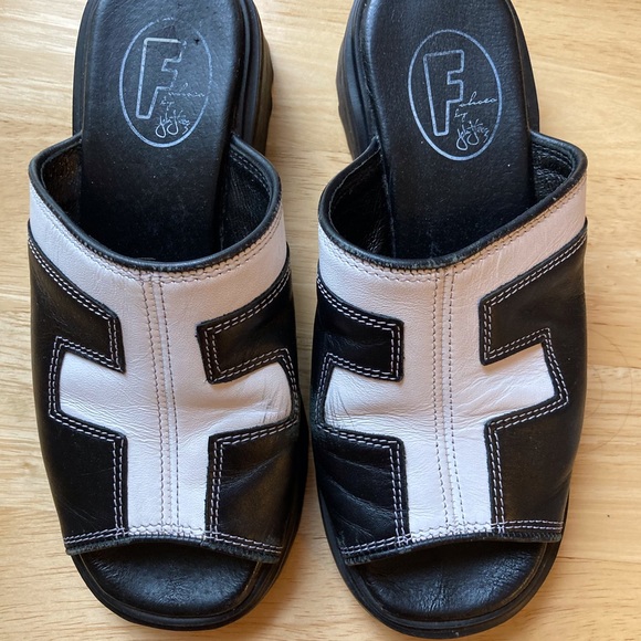 Vintage John Fluevog Leather Mod Mules 5.5/6 - Picture 2 of 7